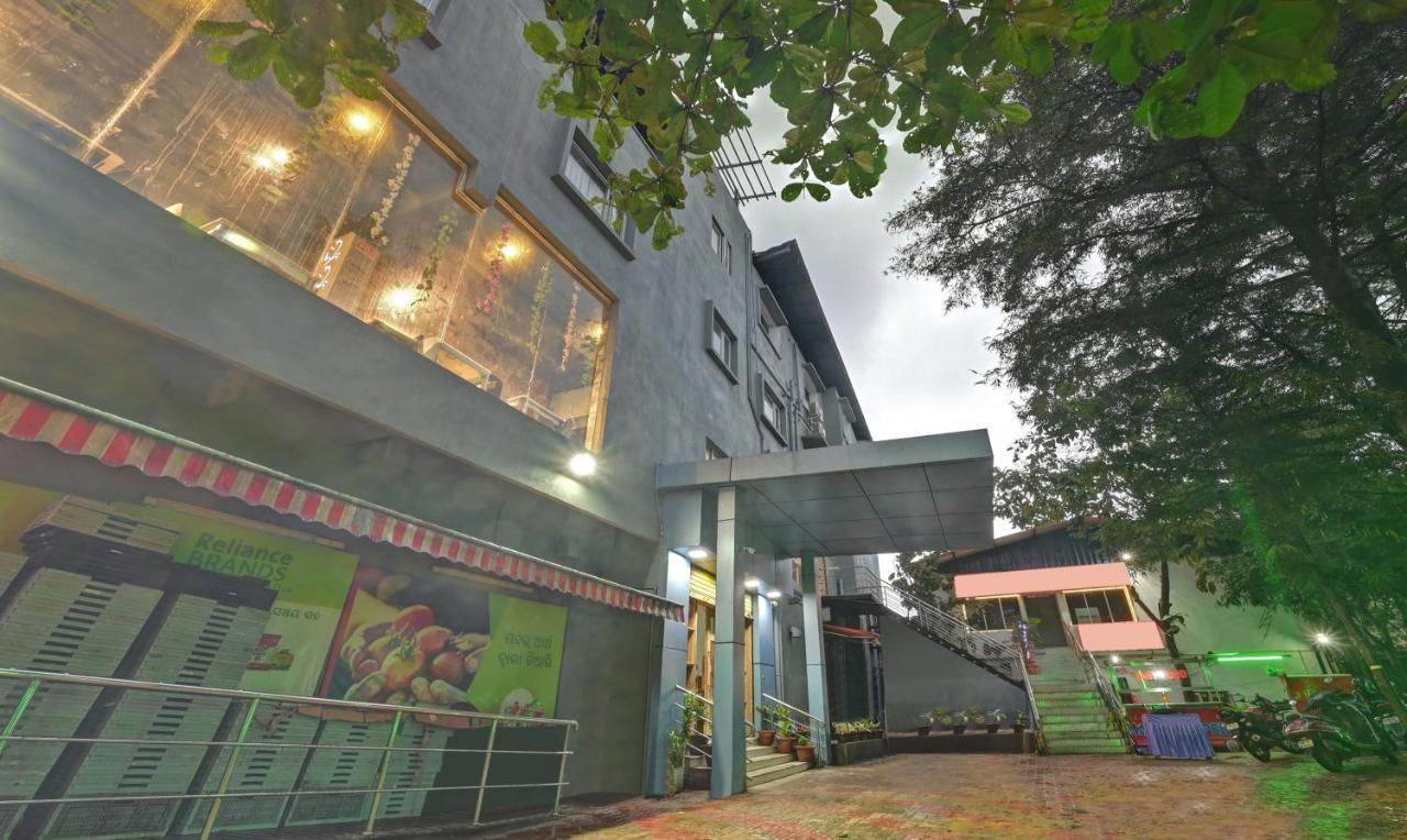 Treebo Paradise Premium Rasulgarh บูบันเนสชวาร์ ภายนอก รูปภาพ